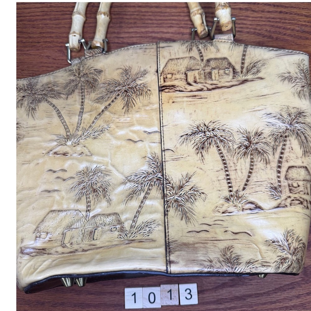 Caribbean Joe Tropical  Bucket Handbag with‎ Bamboo Handles scratch